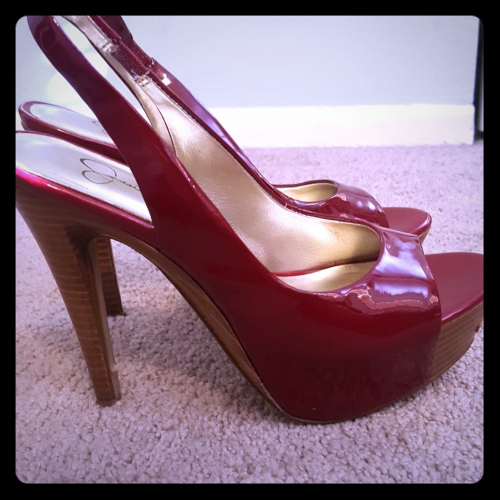 Patent leather heel
